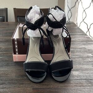 BANDOLINO BDSEMISE BLOCK HEEL SANDAL WOMEN’S 9M